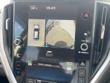 【マルチテレインモニター】車のフロントやサイドのカメラ画像を同時にモニター表示することで、悪路や狭い道を走行時でも周囲の状況確認ができ安心!本格SUVにうれしい装備です♪