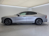 全国のVOLVOからお取り寄せが可能※!遠方の店舗に展示してあるクルマが気になる場合も、最寄りの店舗でご購入ただくことが可能です!是非私たちに要望をお聞かせください!※別途費用