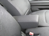 アームレストは運転の疲労軽減になります