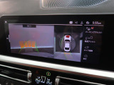 【アラウンドビューモニター】バックカメラに加え、360度のカメラで駐車も楽々。駐車が苦手な方でも安心してお乗りいただけます。