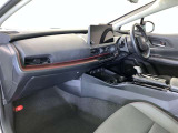 前方の見通しが良いすっきりした視界、誰でも扱いやすく運転できます。疲れにくく安心ドライブを更に快適なものにします!