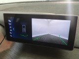 【バックカメラ】前後クリアランスソナー付なので、駐車が苦手な方でも安心です。ガイドの表示・非表示も切り替え可能です。