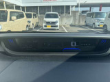 視認性に優れたスピードメーター。