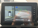 空から見下ろしているような視点で周囲を確認できるアラウンドビューモニター。駐車時にとても便利です。