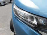 LEDヘッドライトです!暗くなった時に明るく照らしてくれるので安心して運転していただけます☆