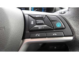 【日産プロパイロット】 高速道路の単調な渋滞走行と長時間の巡航走行で、アクセル、ブレーキ、ハンドルの操作をクルマがアシスト。快適な高速ドライブが楽しめます。