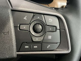 ステアリングスイッチ搭載!ハンドルひとつで手を離さなくても運転中視線をそらさなくても操作が出来て便利です♪