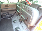 ◆チップアップ&ダイブダウン機構付【ULTR SEAT】は後席座面を左右分割で跳ね上げることができます。トランクで積載できない背の高い荷物をラクラク収納できます。ホンダ車ならではの人気装備です。