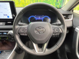 【純正革巻きステアリング】上質な革を使用することで、手にしっかり馴染みとても運転しやすいハンドルです♪