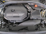 安心のBMW認定中古車は100項目の箇所を徹底的にチェック致します。機械的な箇所や電気系、コンピューターなどをご納車前に点検し、交換基準に達した部品は全て新品に修理返品した後にご納車致します。