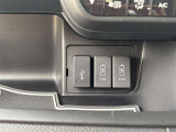 助手席前には、充電ポートが2か所あります。