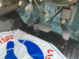 車検整備付メンテナンスパックの整備内容は・エンジンオイル・オイルフィルター・冷却水交換、ブレーキ分解、清掃、給油、調整作業、下回り洗浄作業が含まれております。車検にかかる法定費用は別途頂戴致します。