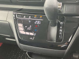 【オートエアコン】 設定温度は一定のまま、1年中、車内は快適空間♪快適温度♪