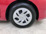 純正スチールホイールキャップ付です!タイヤサイズは185/65R15