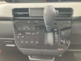 フルオートエアコン 温度設定をすれば自宅のエアコンのように車内の温度をコントロール