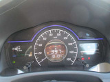 運転席のスピードメーターになります。明るく見やすく安全快適なドライブを楽しめます。