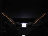 夜間に室内を照らしてくれるルームライトです