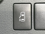 【パワースライドドア】スマートキーや運転席のスイッチでスライドドアの開閉が可能♪電動だから力を入れてドアを開ける必要が無く、小さいお子様でも、重い荷物を持っている時もラクに開け閉めできます♪