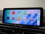 【アップルカープレイ】iPhoneがBMW車両とワイヤレスで接続されます。Apple CarPlayでは、オーディオストリーミングやメッセージングアプリがディスプレイに表示されます。