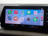 【アップルカープレイ】iPhoneがBMW車両とワイヤレスで接続されます。Apple CarPlayでは、オーディオストリーミングやメッセージングアプリがディスプレイに表示されます。