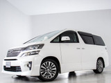 ★展示前点検実施★特殊な機材も用いて、前車点検を実施しております!