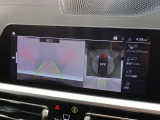 【アラウンドビューモニター】バックカメラに加え、360度のカメラで駐車も楽々。駐車が苦手な方でも安心してお乗りいただけます。
