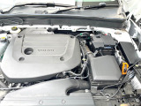 当店の認定中古車(VOLVO APPROVED CAR)はメーカー基準の車齢・走行に応じた内外装・機関の176項目もの項目に厳密な点検を実施。すべての基準を満たした自信を持ってお届けする中古車です。