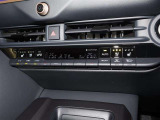 物理ボタンのインパネコンソールです!直感的に操作しやすいですよ!