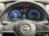 【メーター】電気自動車ならではのスピードメーターなどはデジタル&カラフルなのでとても見やすくなっています♪