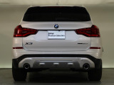 BMWのお車は、走行の安定性とコーナリングの良さを追求し、思い通りにハンドルの操作可能です。試乗車もご用意しておりますので、ぜひ&ldquo;駆け抜ける歓びをご体感ください!