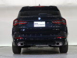 BMWのお車は、走行の安定性とコーナリングの良さを追求し、思い通りにハンドルの操作可能です。試乗車もご用意しておりますので、ぜひ&ldquo;駆け抜ける歓びをご体感ください!