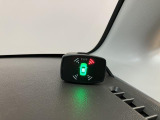 前後方に障害物がある際に音でお知らせしてくれるコ-ナ-センサ-を装備しております♪