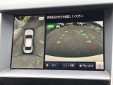インテリジェント アラウンドビューモニター(移動物 検知機能付)空から見下ろしているかのような映像をディスプレイに映し出し、スムースな駐車をサポートします。