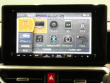 【オーディオ機能】スマートフォンとの連携などが可能です。お好きな音楽を高音質で聴きながら、移動時間を楽しくお過ごしいただけます。