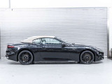 もちろんサラウンドビューモニター+パークセンサーを搭載。駐車時の不安を軽減。