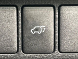 【パワーバックドア】スマートキーや運転席のボタンを押すだけでリアゲートが自動で開閉します!荷物を持っている時や、高い位置にあるバックドアを閉める際に便利な機能です♪