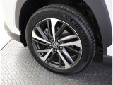 かっこいいホイールですね。 車のイメージを大きく左右するホイール部分はコダワリを持ちたいですね。