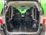 【パワーバックドア】スマートキーや運転席のボタンを押すだけでリアゲートが自動で開閉します!荷物を持っている時や、高い位置にあるバックドアを閉める際に便利な機能です♪