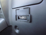 ETC車載器搭載です。助手席後ろに装着されております。