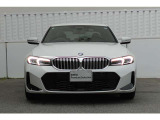 ドイツ本社と同様の教育を受けたBMW専門のメカニックが、徹底的にチェック致します。その保証料が車両本体価格に含まれております。0078-6002-582225 BPS姫里へ