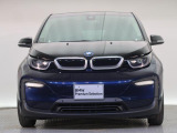 【キドニーグリル】BMWの代名詞。一目見ただけでBMWであると認識できる確固たるアイコンとして存在感を放ちます。
