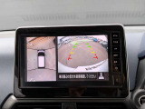車を空から見たような映像が映る、アラウンドビューモニターで車両周辺の安全確認も一目でできます!小さなお子様や障害物も確認できるので、運転のし易さだけではなく事故防止にも役立ちます♪
