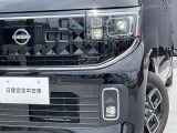 最新式はLEDヘッドランプですね。瞬時に明るい光が夜間の運転をぐっと楽にしてくれますよ。