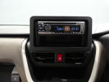 【CDステレオ】音楽を楽しめるオーディオを装備しています。お好みのナビゲーションなどへ付け替えて、ご自身の使いやすいようにカスタマイズも可能です。