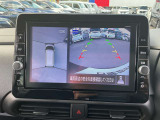 【アラウンドビューモニター】周囲を見渡せる映像で、スムースな駐車をサポートします