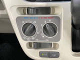 寒い冬も暑い夏も全席に快適な空調を届けてくれる、ダイヤル式エアコンを装備♪