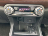 フルオートエアコン 温度設定をすれば自宅のエアコンのように車内の温度をコントロール
