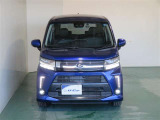 明度の高いLEDヘッドライトで、夜間の運転も安心です。