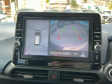 【アラウンドビューモニター】周囲を見渡せる映像で、スムースな駐車をサポートします
