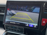 ■バックカメラ■ガイドラインが表示されるので、バック駐車が苦手な方でも安心です!ギアをリバースに入れれば自動的に切り換わりますので、面倒な操作も不要です♪狭い駐車場もお車を傷つけず安心ですね!
